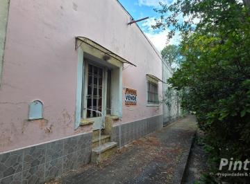 Casa · 133m² · 6 Ambientes · 1 Cochera · Casona Antigua a Reciclar en Pueblo Liebig.