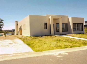 Casa · 170m² · 5 Ambientes · 2 Cocheras · Casa en San Sebastian