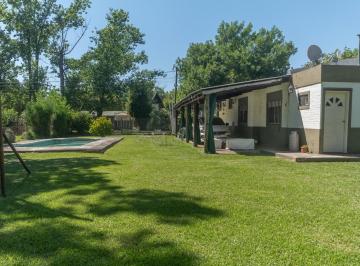 Casa · 109m² · 4 Ambientes · 3 Cocheras · Venta - Casa - 5 Ambientes - Profesional Country Funes