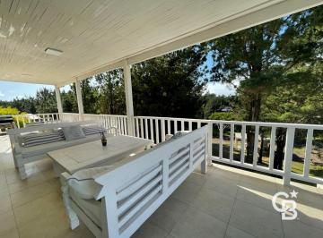 Casa · 240m² · Casa en Venta 4 Dorm. en Costa Esmeralda - Residencial I