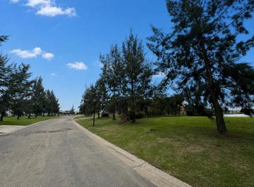 Terreno · 850m² · Venta Lote 850 m² con Laguna en Barrio Naudir