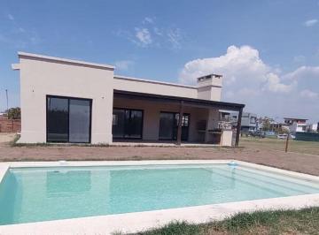 Casa · 160m² · 4 Ambientes · 1 Cochera · Casa en Venta en Nativas, Puertos, Escobar