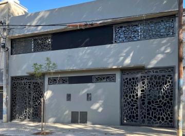 Casa de 3 ambientes, Rosario · Dueño Vende Casa 2 Dorm. Cochera y Patio con Parrillero – Arroyito