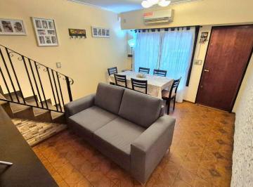 Casa · 67m² · 3 Ambientes · 1 Cochera · Venta Duplex 3 Amb Patio Cochera Moron