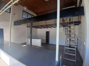 Local comercial de 1 ambiente, La Plata · Local Comercial en Alquiler Sobre Av 7 – Amplio Frente y Espacio Para Estacionamiento