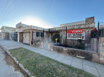 Casa de 8 ambientes, Córdoba · Gran Casa en Venta! Zona Sur! Apta Crédito!