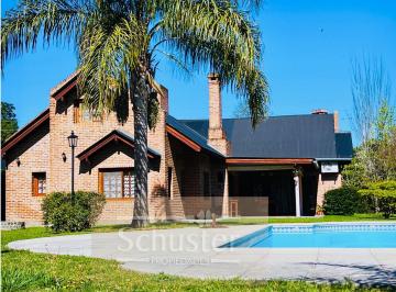 Casa · 280m² · 5 Ambientes · 2 Cocheras · Importante Propiedad en Barrio El Trebol