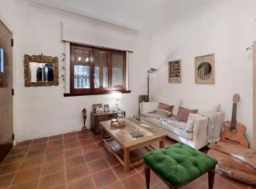 Casa · 130m² · 6 Ambientes · Casa en Venta de 6 Ambientes en Martinez con Jardín