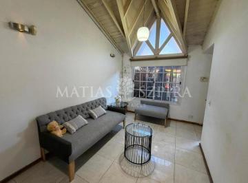 Casa · 75m² · 4 Ambientes · 2 Cocheras · Dúplex a La Venta en Merlo