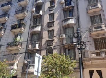 Departamento · 103m² · 3 Ambientes · Larrea 92 - Balvanera - 3 Amb. C/ Dependencia y Escritorio!