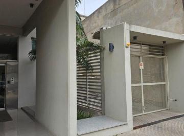 Departamento · 80m² · 3 Ambientes · Venta/dep con Dos Dorm./con Piscina/ Centro