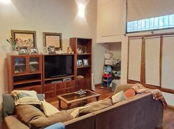 Casa · 230m² · 4 Ambientes · 3 Cocheras · Venta - Casa - 3 Dorm. - Crespo 2337 - Bella Vista - Rosario