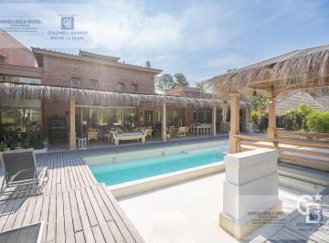 Casa · 364m² · 5 Ambientes · 2 Cocheras · Casa en Venta - 3 Dorm. - Mayling Cc