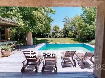 Casa · 261m² · 4 Ambientes · 1 Cochera · Casa en Venta y Alquiler Amoblada en Las Caletas, Nordelta
