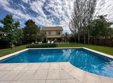 Casa · 219m² · 5 Ambientes · 2 Cocheras · Casa en Venta en Pilar Golf, Pilar, G. B. a. Zona Norte