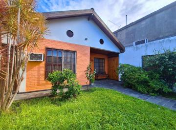 Casa · 146m² · 7 Ambientes · 2 Cocheras · Venta Casa 4 Amb con Cochera + Depto 2 Amb