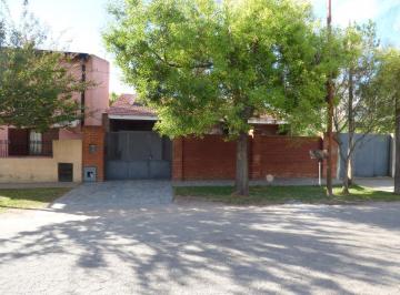 Casa · 120m² · 4 Ambientes · 1 Cochera · Casa en Venta en Gonnet