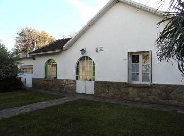 Casa · 320m² · 5 Ambientes · 2 Cocheras · Casa en Venta en City Bell