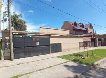 Departamento · 64m² · 3 Ambientes · 1 Cochera · Casa en Alquiler en La Plata
