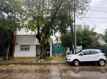 Casa · 80m² · 3 Ambientes · 2 Cocheras · Casa en Alquiler en La Plata