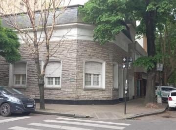 Casa · 210m² · 6 Ambientes · 1 Cochera · Casa en Venta en La Plata