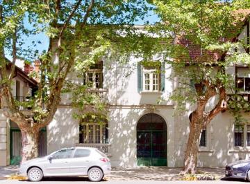 Casa · 362m² · 8 Ambientes · 1 Cochera · Casa en Venta en La Plata