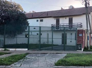Casa · 123m² · 5 Ambientes · 2 Cocheras · Casa en Venta en Barrio Jardin