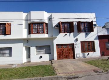Casa · 250m² · 10 Ambientes · 1 Cochera · Casa en Venta en La Plata