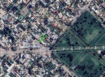 Casa · 237m² · 5 Ambientes · 2 Cocheras · Casa en La Plata