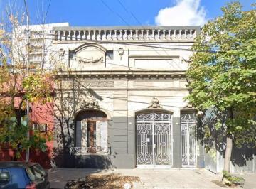 Casa · 350m² · 10 Ambientes · Casa en Venta en Avellaneda