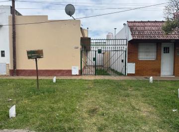 Casa · 67m² · 3 Ambientes · 1 Cochera · Casa en Los Hornos