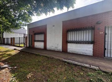 Casa · 156m² · 6 Ambientes · 6 Cocheras · Complejo de Departamentos en Venta en La Plata