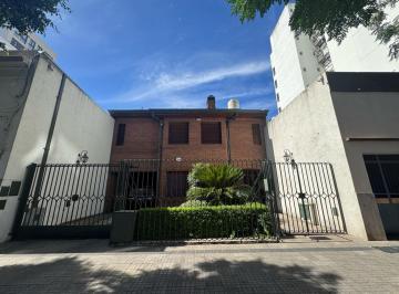 Casa · 357m² · 8 Ambientes · 2 Cocheras · Casa en Venta de 8 Ambientes en La Plata