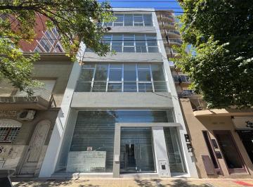 Edificio · 985m² · Local en Alquiler en La Plata