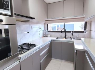 Casa de 3 ambientes, Rodeo del Medio · Casa en Venta C/ Cochera en Rodeo del Medio