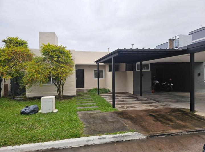 Casa · 110m² · 3 Ambientes · 1 Cochera