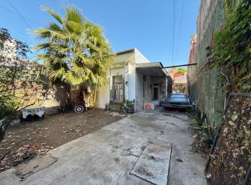 Casa · 77m² · 3 Ambientes · 3 Cocheras · Casa a Reciclar / Terreno a Construir