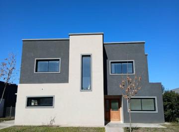 Casa de 6 ambientes, Pilar · Casa en Venta 4 Dorm. + Escritorio en San Pablo