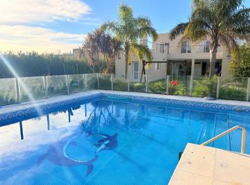 Casa · 350m² · 5 Ambientes · 1 Cochera · Casa - Haras del Sur III