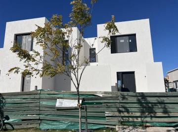 LHP-LHP-3298_2 · Casa en Venta en Final de Obra - 3 Dorm. - Santa Ana Villanueva