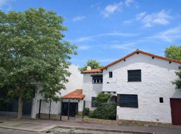 Casa · 330m² · 10 Ambientes · 1 Cochera · Venta Casa Exclusiva en El Corazón de Mendoza
