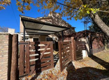 Casa · 80m² · 3 Ambientes · 1 Cochera · Alquiler Casa Dos Dorm. Independiente con Patio en Funes