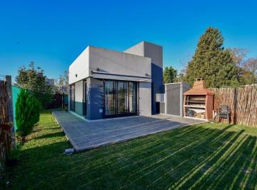 Casa · 35m² · 1 Ambiente · Casa en Venta Sicardi con Pileta