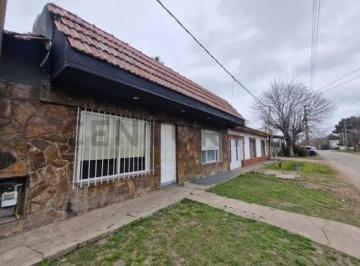 Casa · 115m² · 4 Ambientes · Casa con Local en Venta Villa Elvira