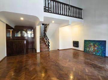 Casa · 181m² · 5 Ambientes · 1 Cochera · Casa de Estilo en Venta en Barrio Norte - 3d + Cochera