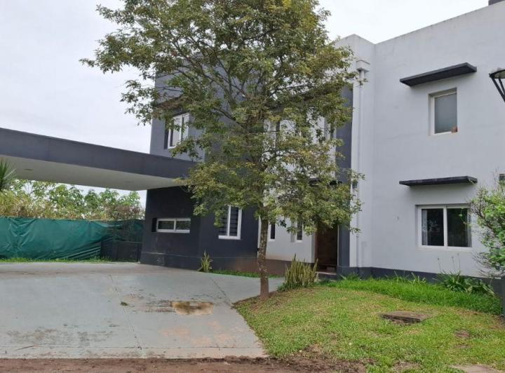 Casa · 356m² · 6 Ambientes · 2 Cocheras
