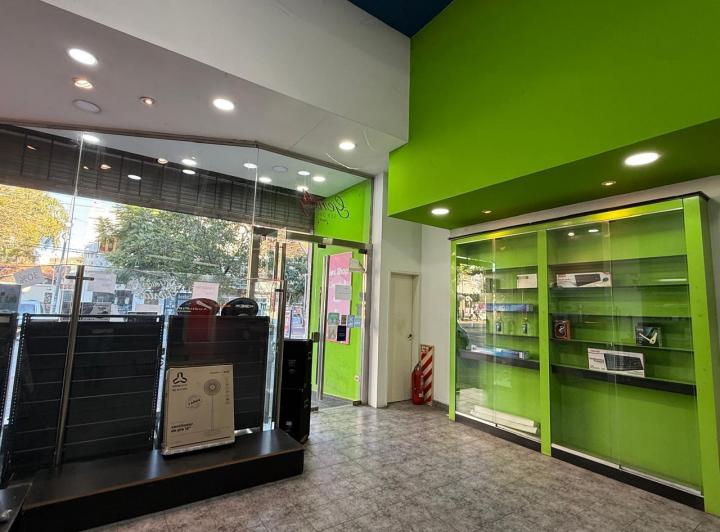 Local comercial · 200m² · 2 Ambientes