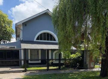 Casa · 150m² · 4 Ambientes · 2 Cocheras · Venta Casa 4 Amb con Gran Jardin. ituzaingo Norte