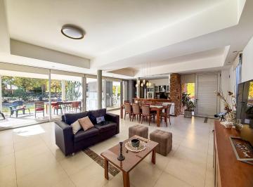 Casa · 145m² · 4 Ambientes · 2 Cocheras · Venta Casa 3 Dorm. en Los Álamos Club de Campo