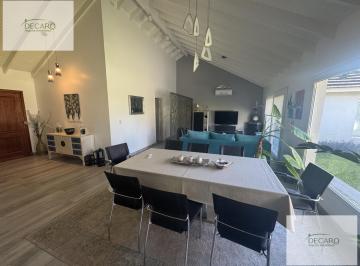 Casa · 150m² · 5 Ambientes · 6 Cocheras · Casa en Altos de Manzanares, Terreno de 1500 m, Impecable.